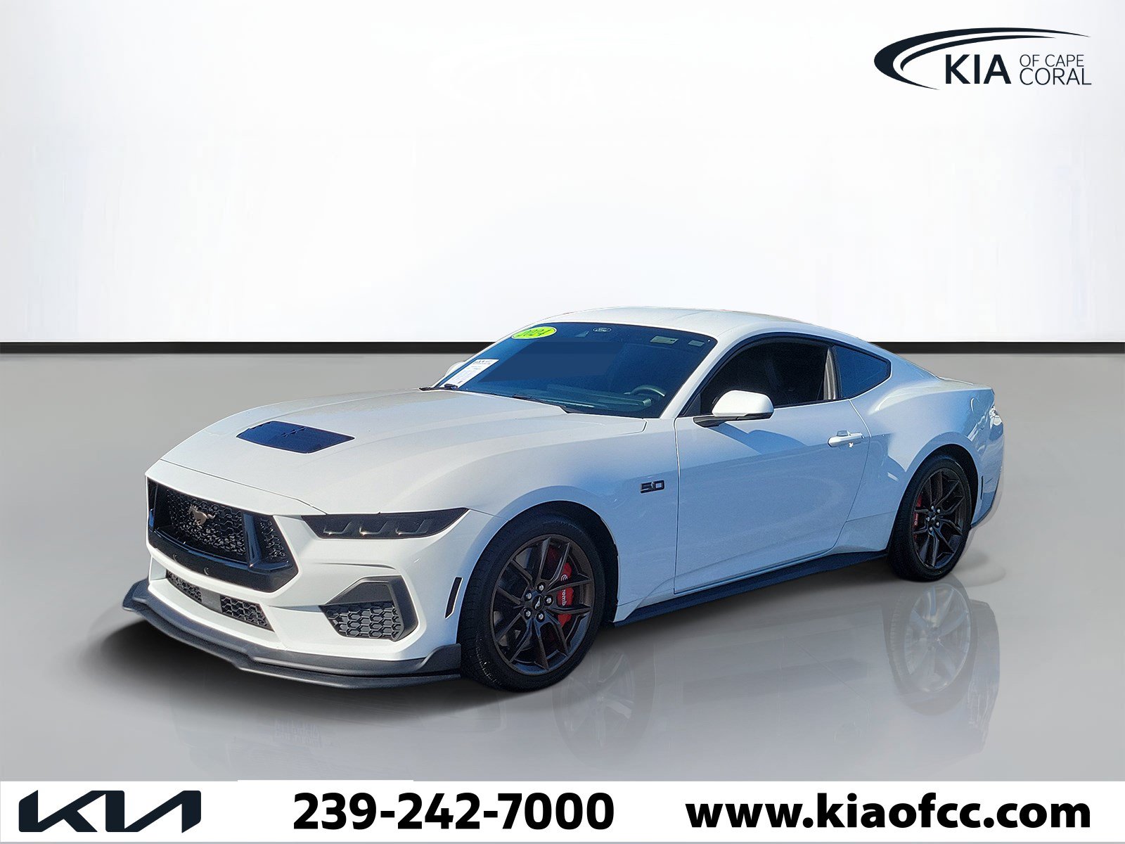 Used 2024 Ford Mustang GT Premium RWD image 3