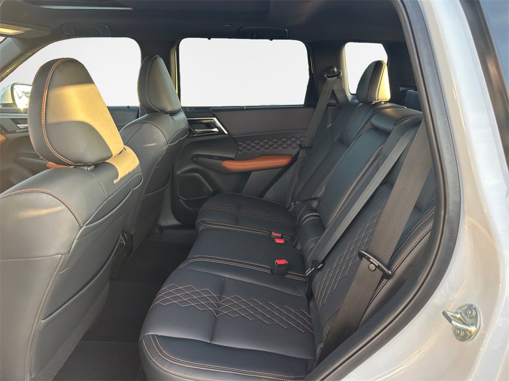 Used 2024 Mitsubishi Outlander SEL image 24