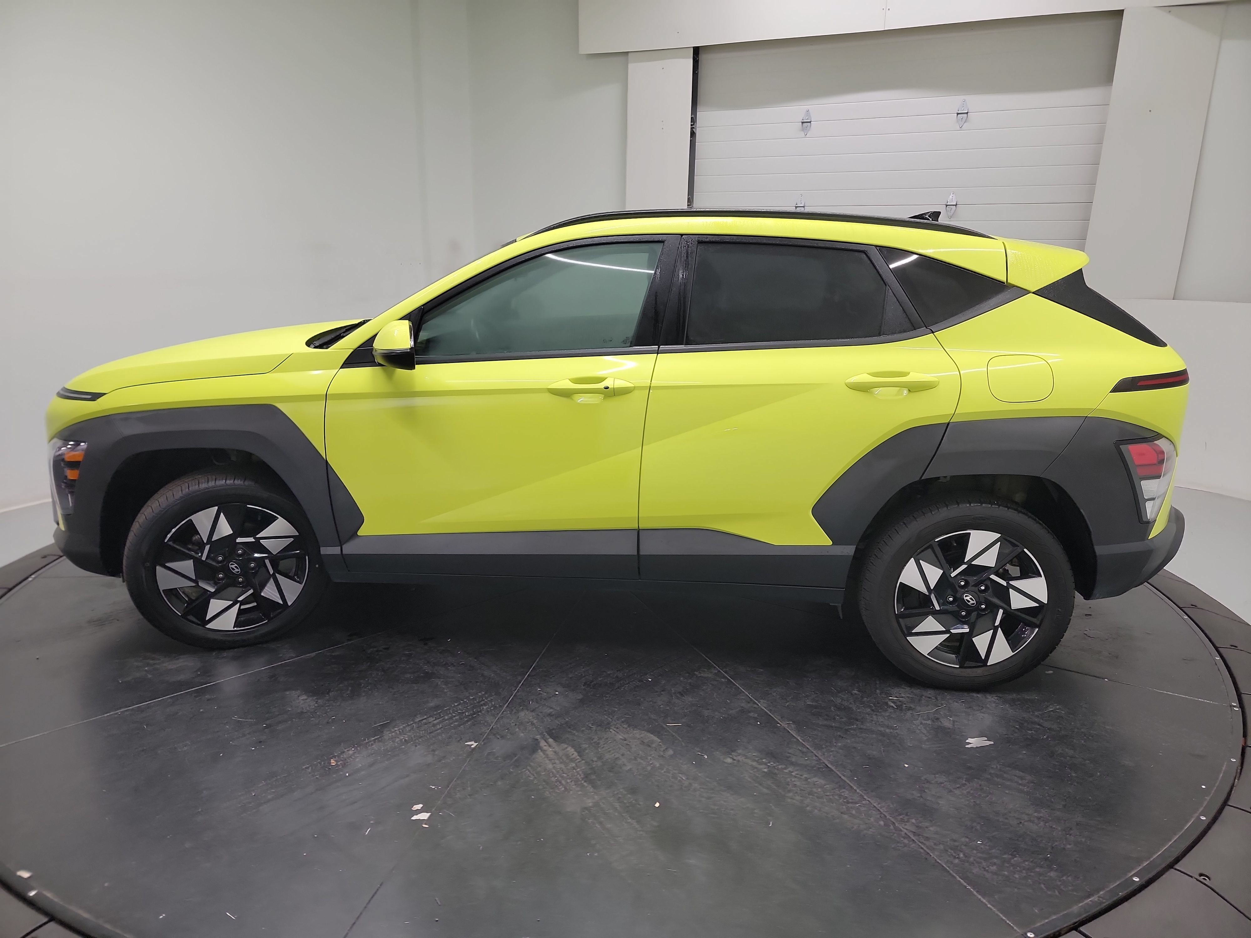 Used 2024 Hyundai Kona SEL AWD/4WD image 4
