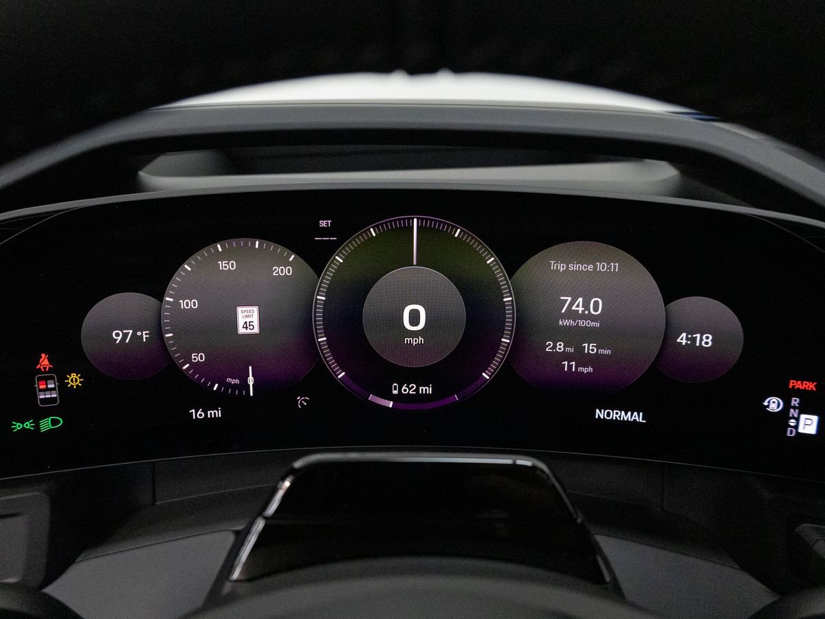 New 2026 Porsche Cayenne Electric AWD/4WD image 18
