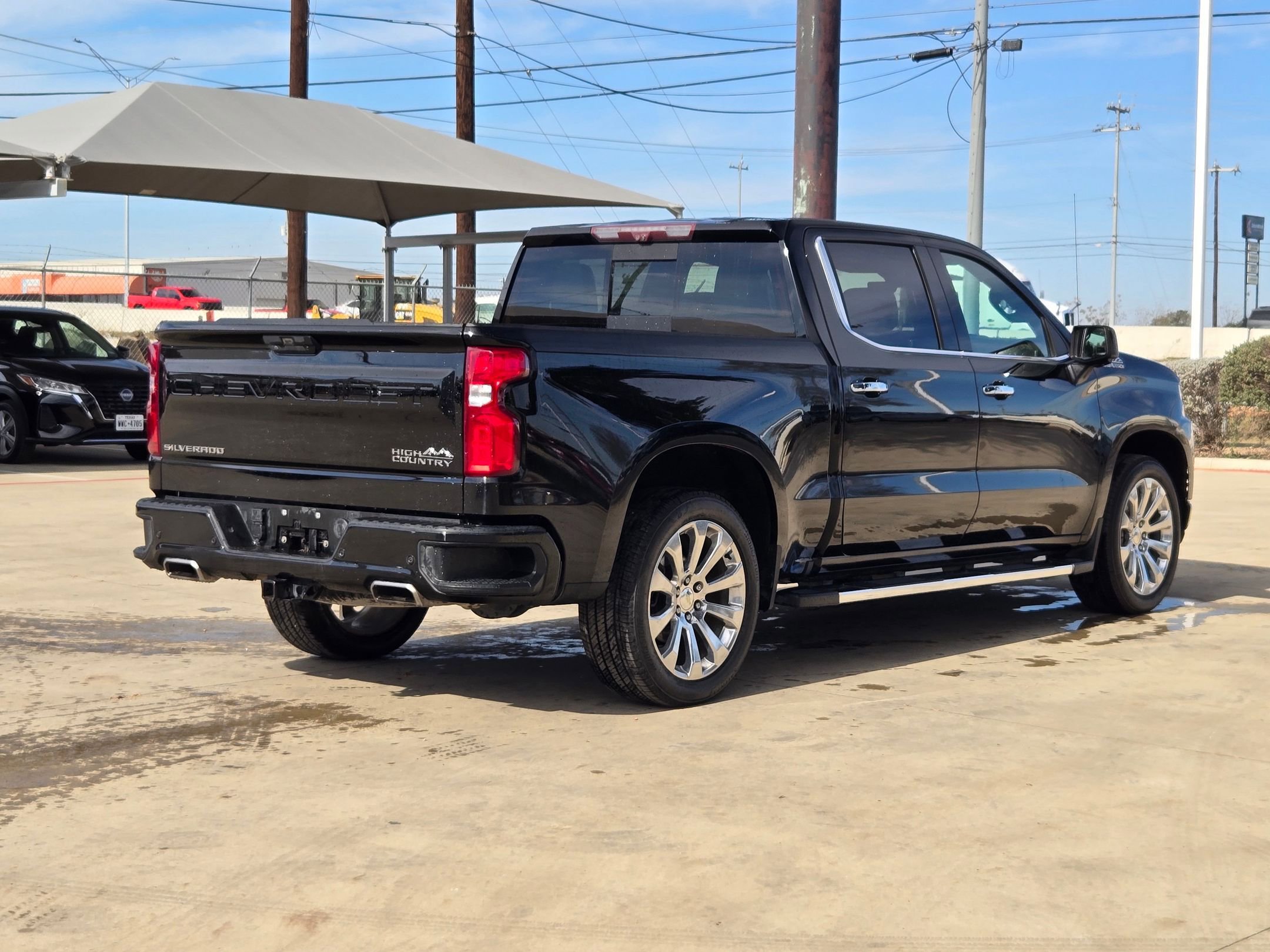 Used 2021 Chevrolet Silverado 1500 High Country w/ Technology Package image 3