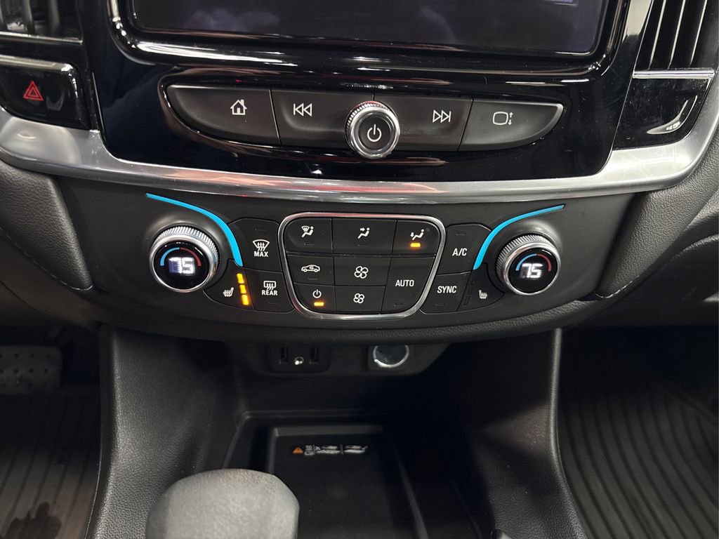 Used 2023 Chevrolet Traverse LT image 31