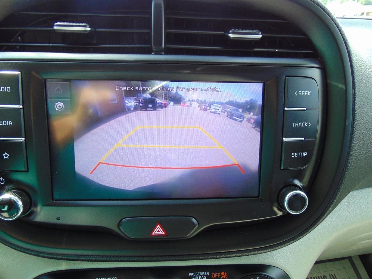 Used 2022 Kia Soul LX image 22