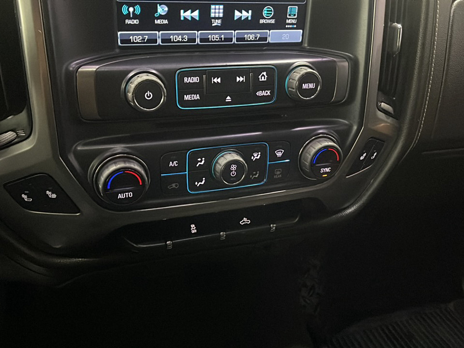 Used 2018 Chevrolet Silverado 1500 LTZ AWD/4WD image 10