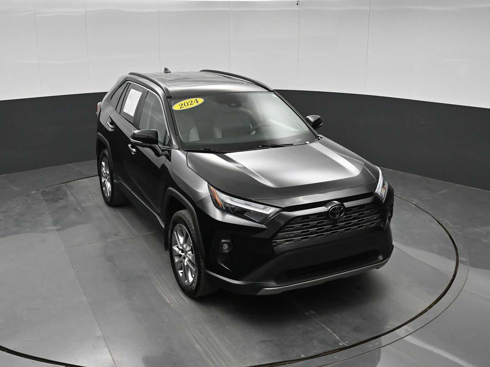 Used 2024 Toyota RAV4 Limited w/ Advanced Technology Package AWD/4WD image 29