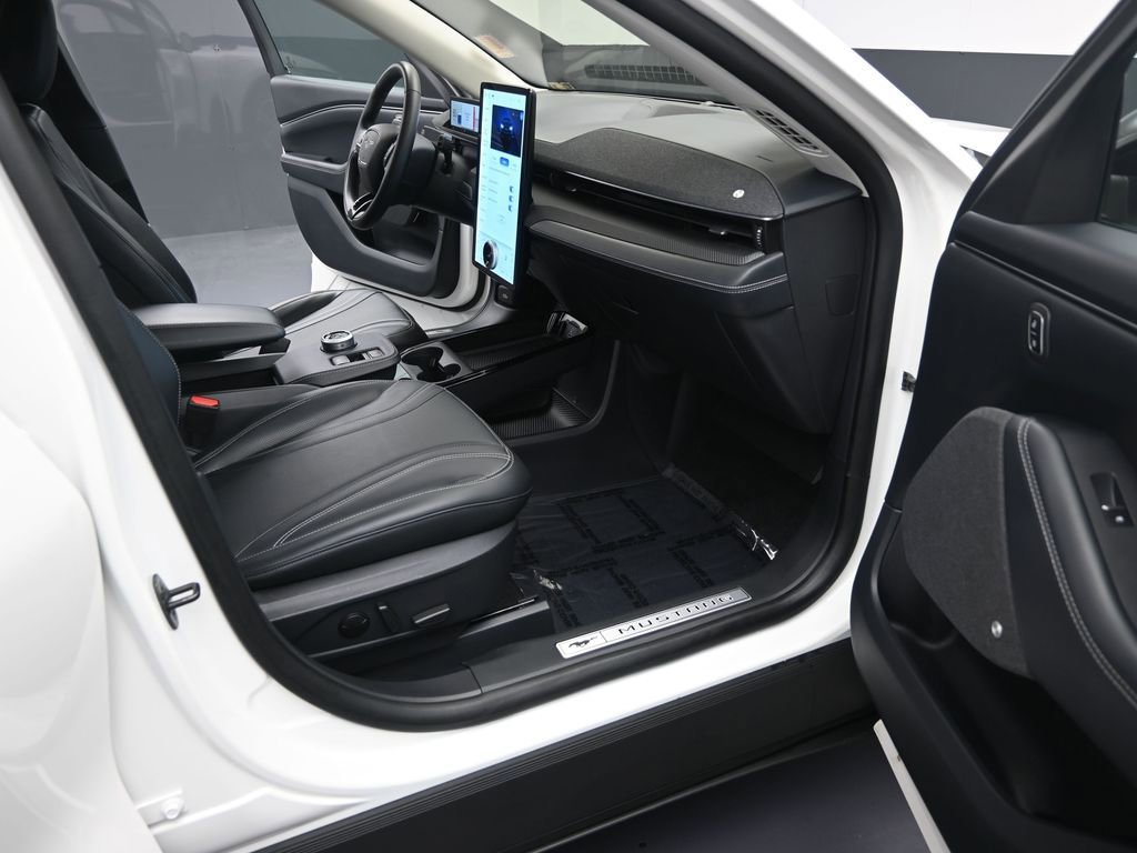 Used 2023 Ford Mustang Mach-E Premium image 19