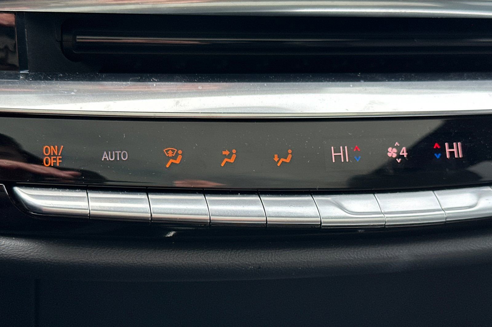 Certified 2024 Cadillac Lyriq Tech w/ Driver Assist Package image 29