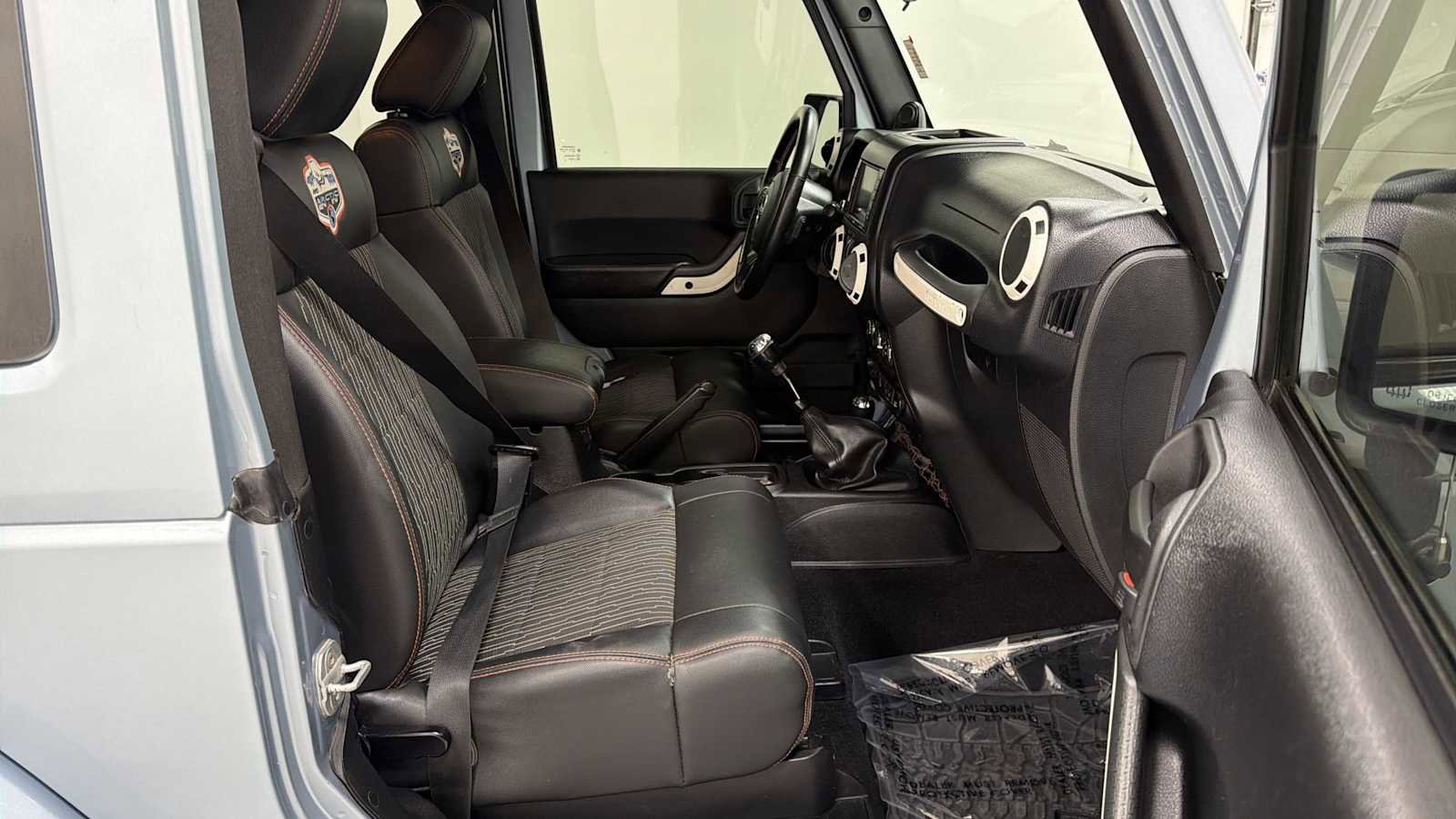 Used 2012 Jeep Wrangler Arctic image 28