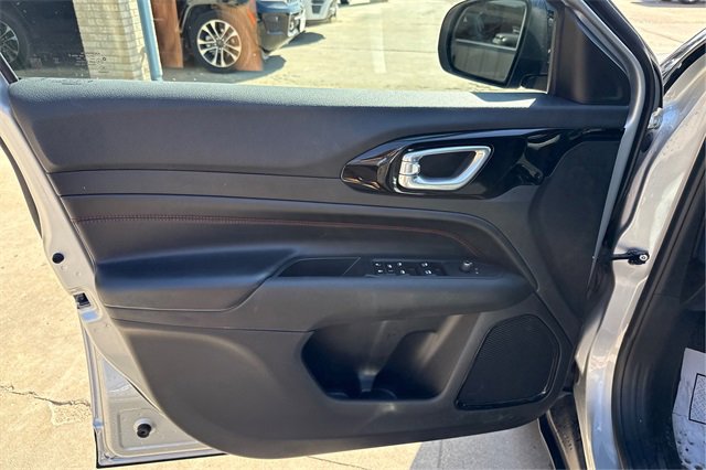 Used 2024 Jeep Compass Trailhawk image 19