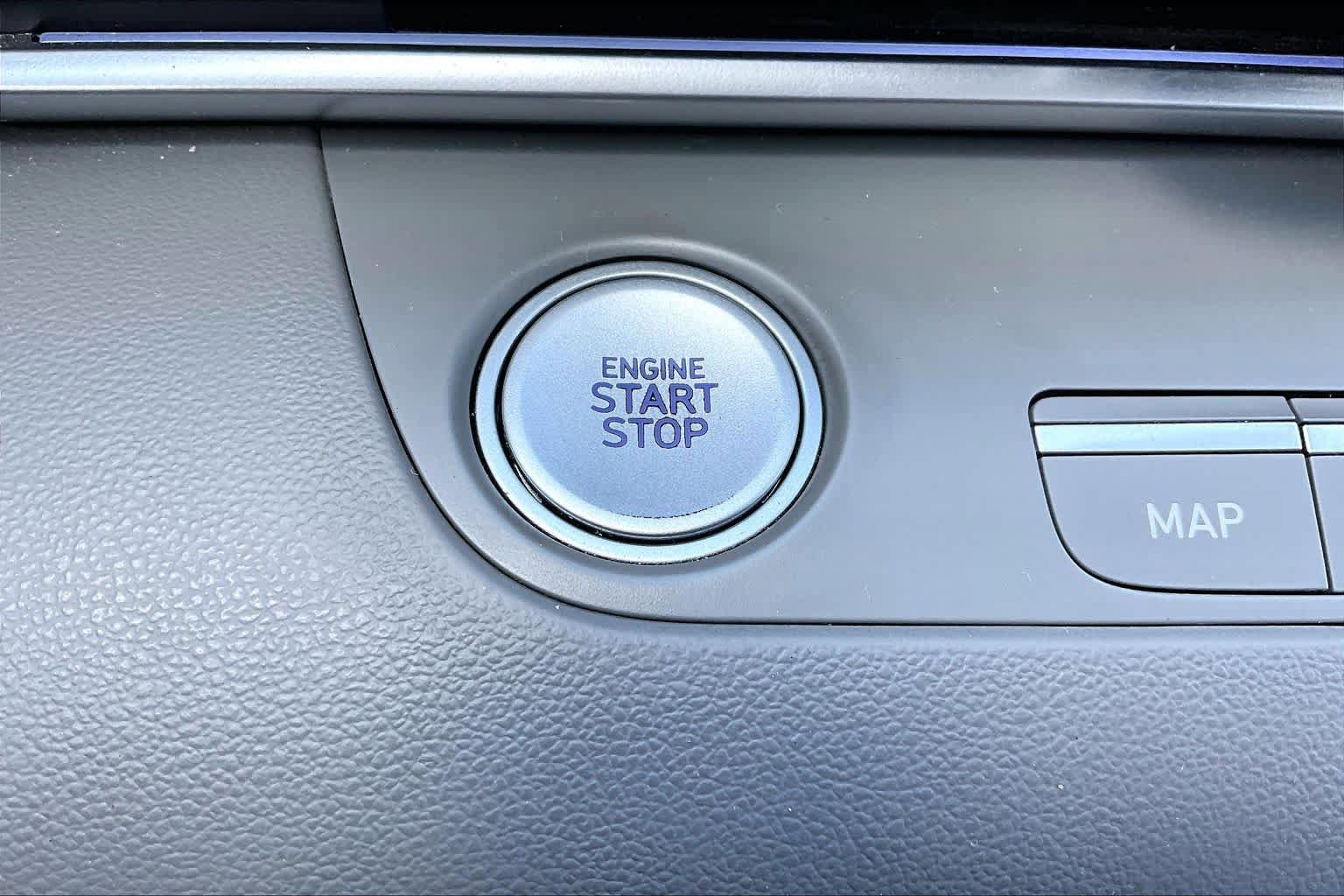 Used 2024 Hyundai Elantra Blue FWD image 33
