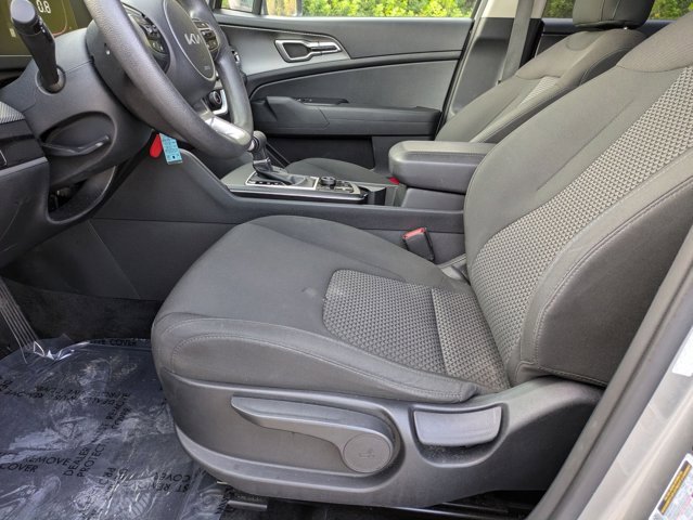 Used 2024 Kia Sportage LX image 17