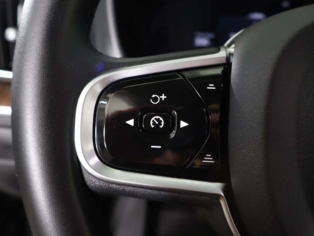 Used 2023 Volvo XC60 B5 Plus w/ Climate Package AWD/4WD image 49