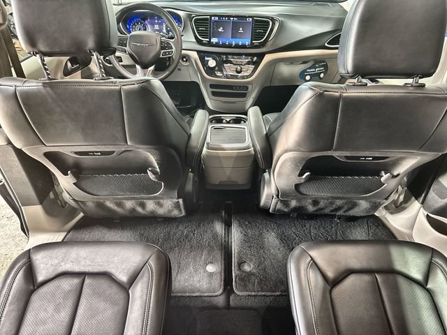 Used 2024 Chrysler Pacifica Touring-L FWD image 20