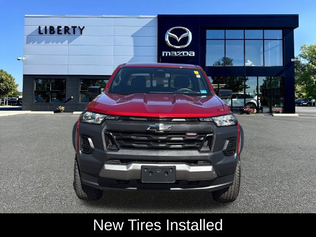 Used 2024 Chevrolet Colorado Trail Boss w/ Technology Package AWD/4WD image 2