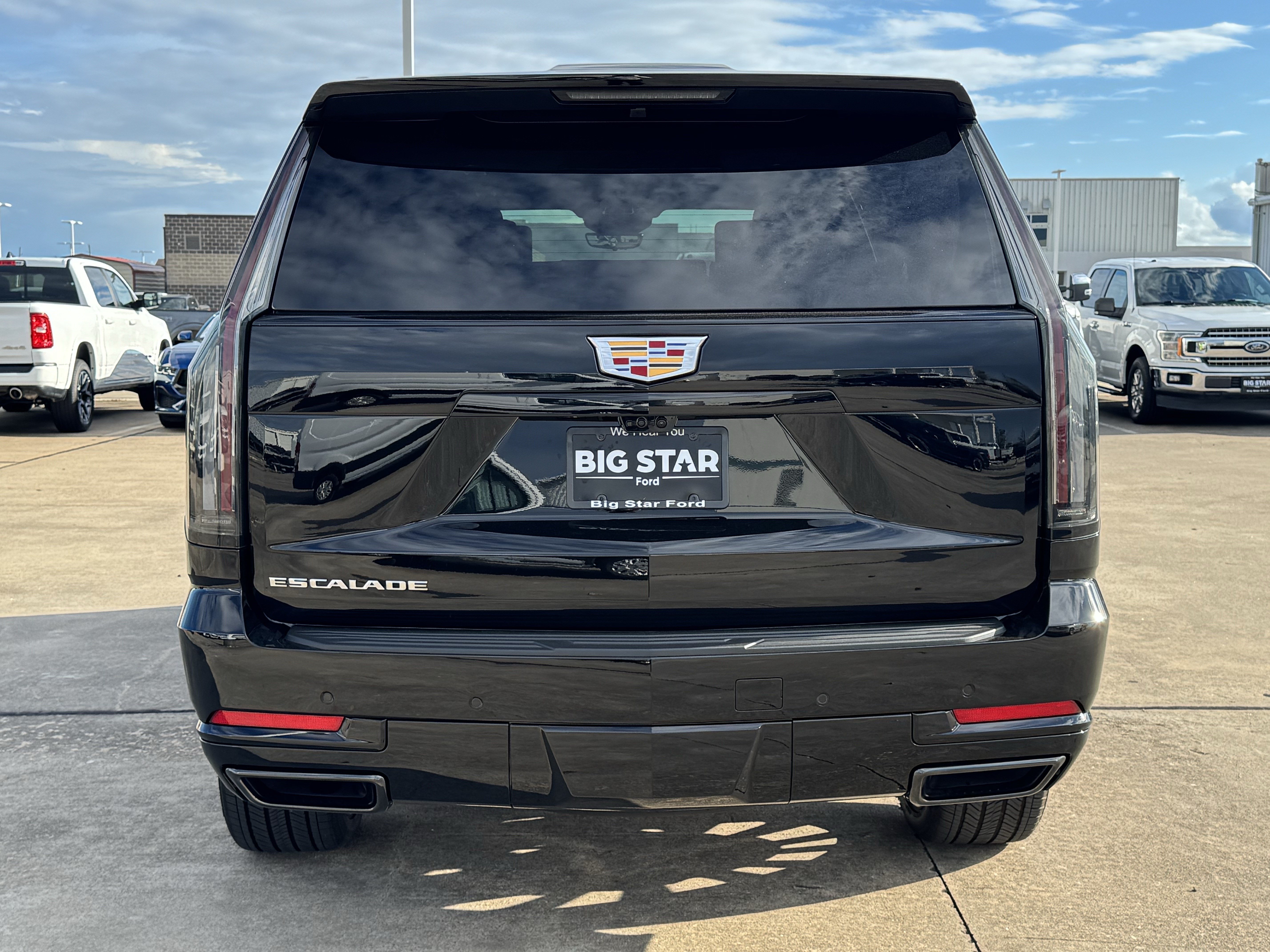 Used 2027 Cadillac Escalade Platinum Sport w/ LPO, ONYX Package AWD/4WD image 9