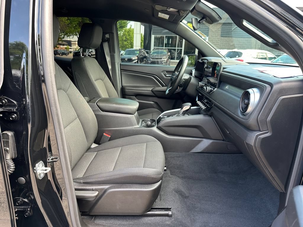 Used 2023 Chevrolet Colorado LT AWD/4WD image 37
