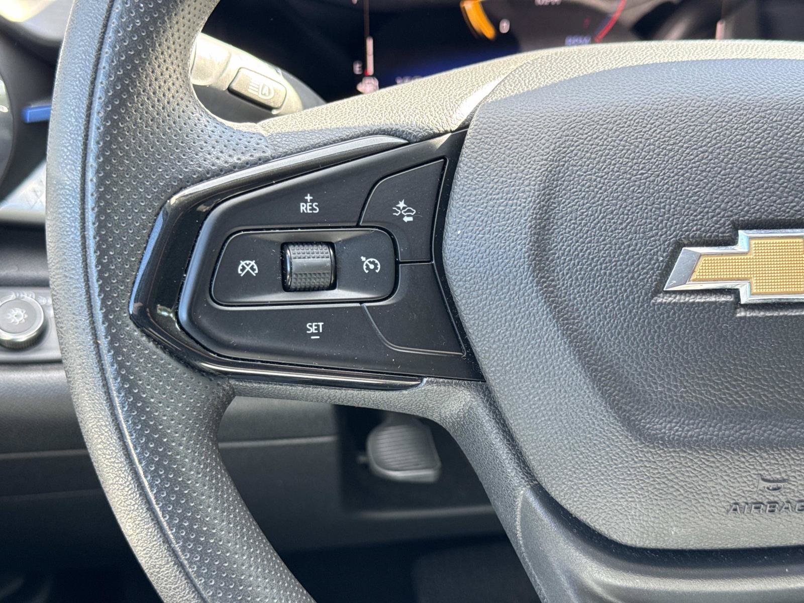 Used 2025 Chevrolet Trax LT FWD image 15