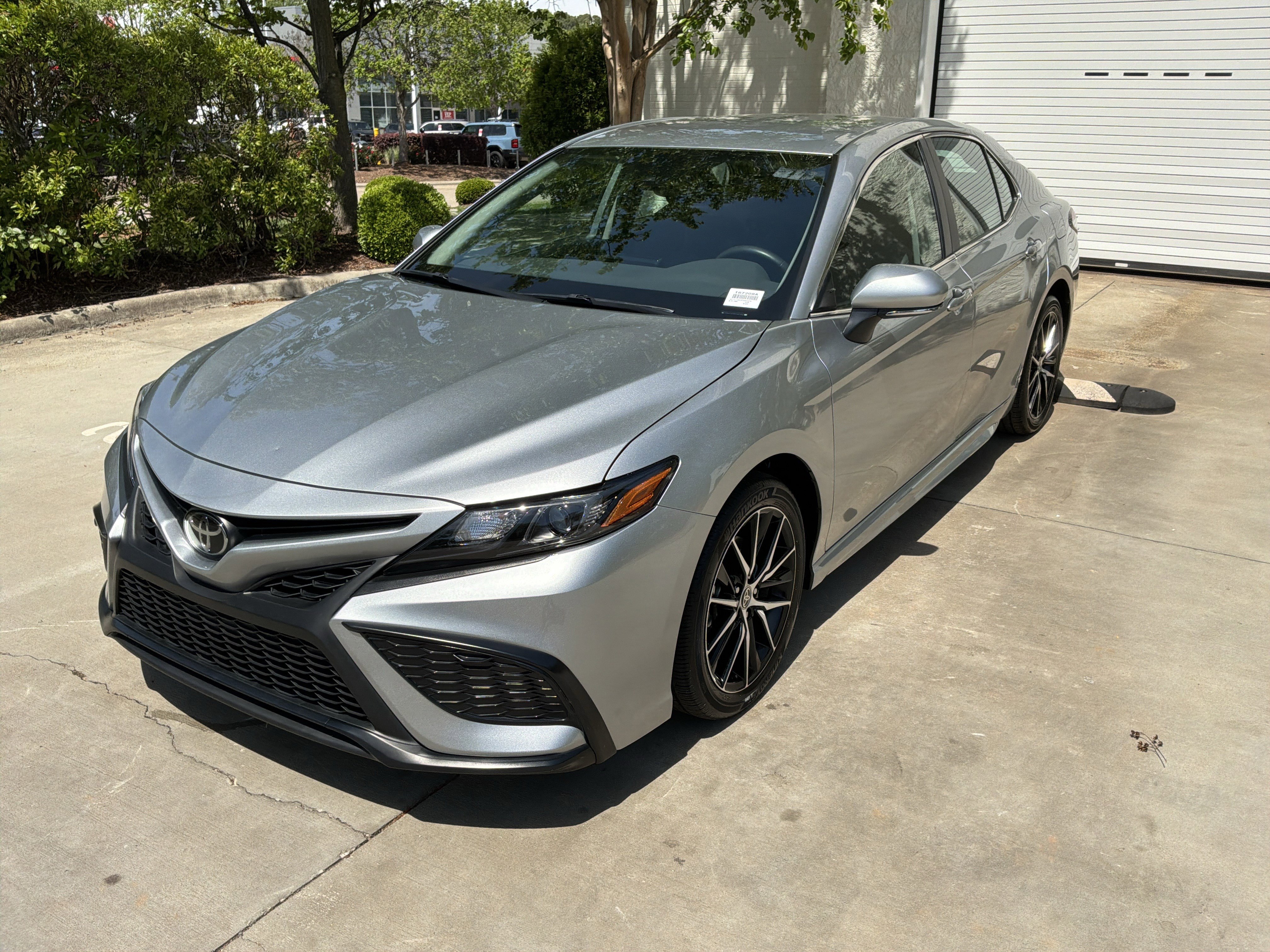Used 2023 Toyota Camry SE w/ Convenience Package image 5