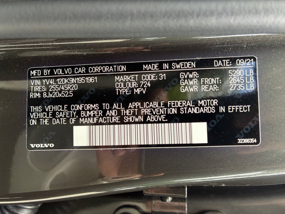 Used 2022 Volvo XC60 B5 Momentum w/ Protection Package Premier FWD image 35