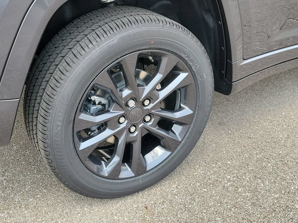 New 2026 Jeep Grand Cherokee Limited AWD/4WD image 5