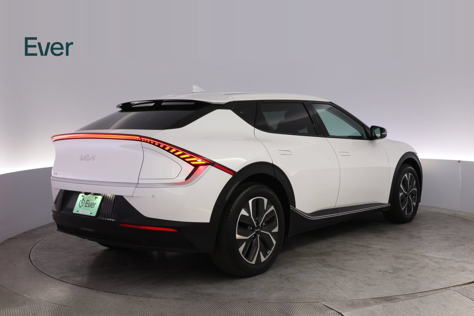 Used 2024 Kia EV6 Light RWD image 3