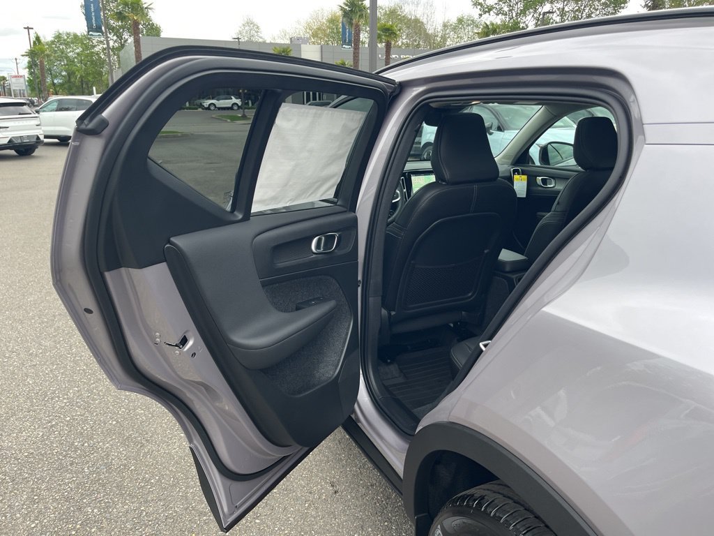 New 2026 Volvo XC40 B5 Core w/ Protection Package Premier AWD/4WD image 15
