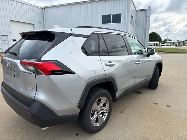 Used 2024 Toyota RAV4 XLE FWD image 7