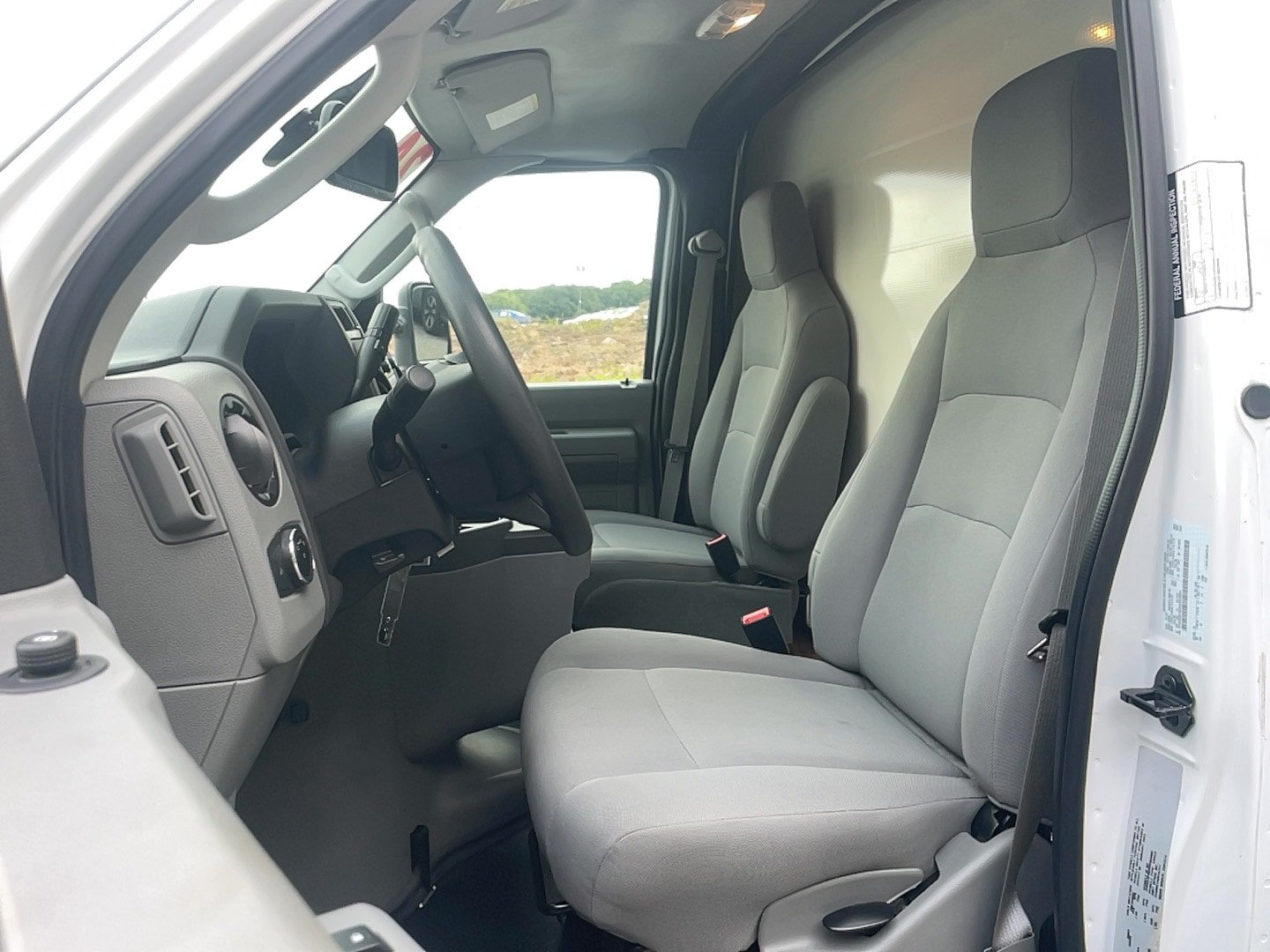 Used 2024 Ford E-450 and Econoline 450 Super Duty w/ Driver's Safety Package RWD image 8