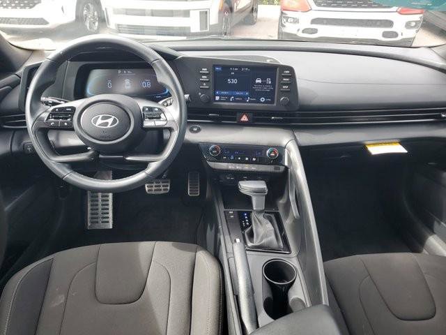 Certified 2025 Hyundai Elantra Sport FWD image 14