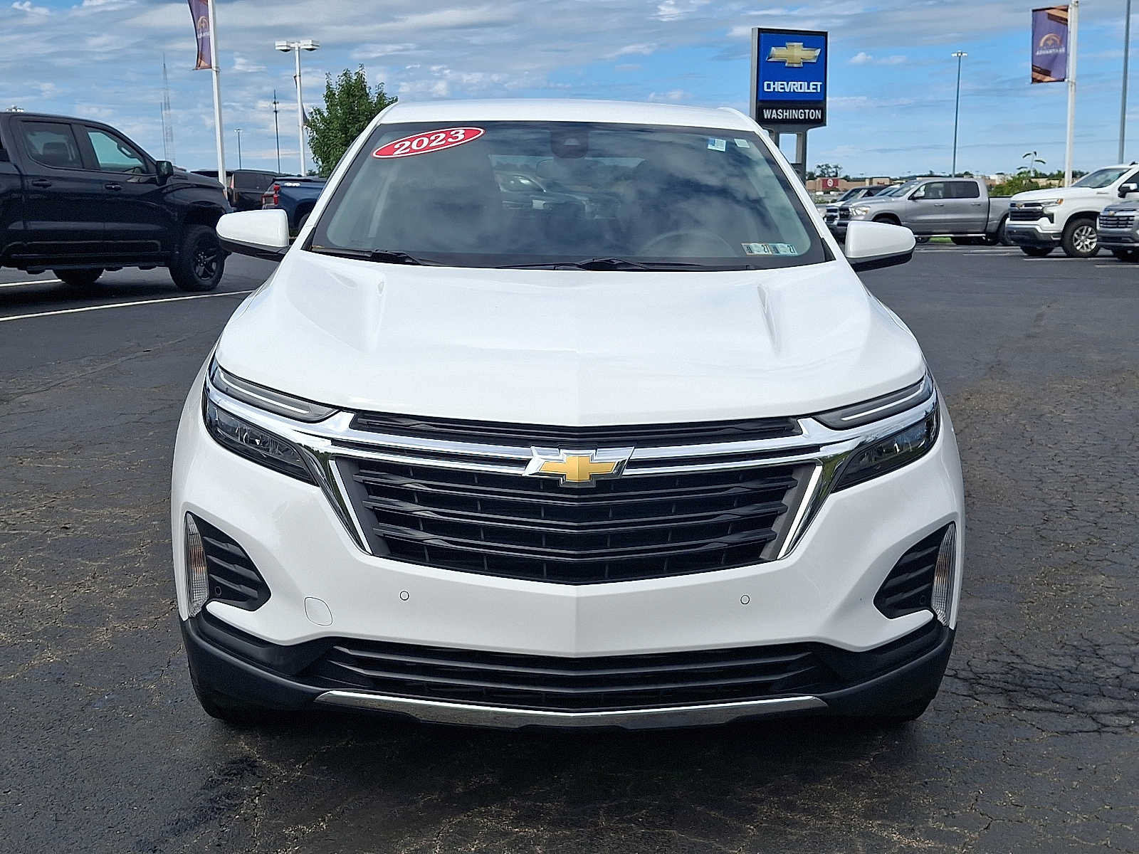 Used 2023 Chevrolet Equinox LT AWD/4WD image 2
