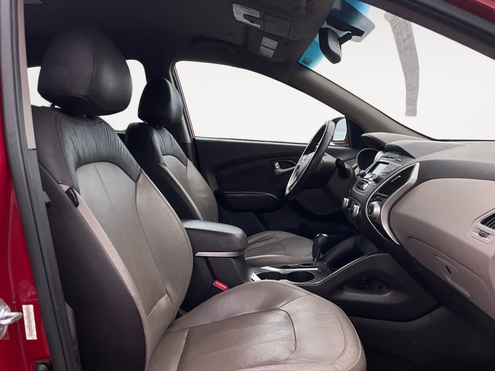 Used 2013 Hyundai Tucson Limited FWD image 11