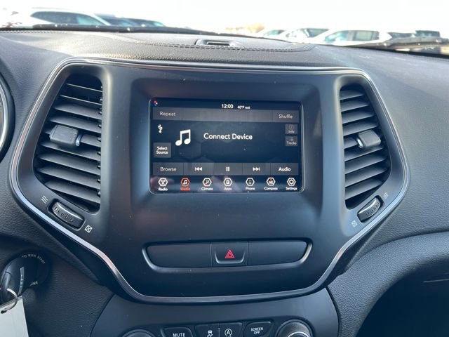 Used 2019 Jeep Cherokee Latitude w/ Popular Appearance Group image 19