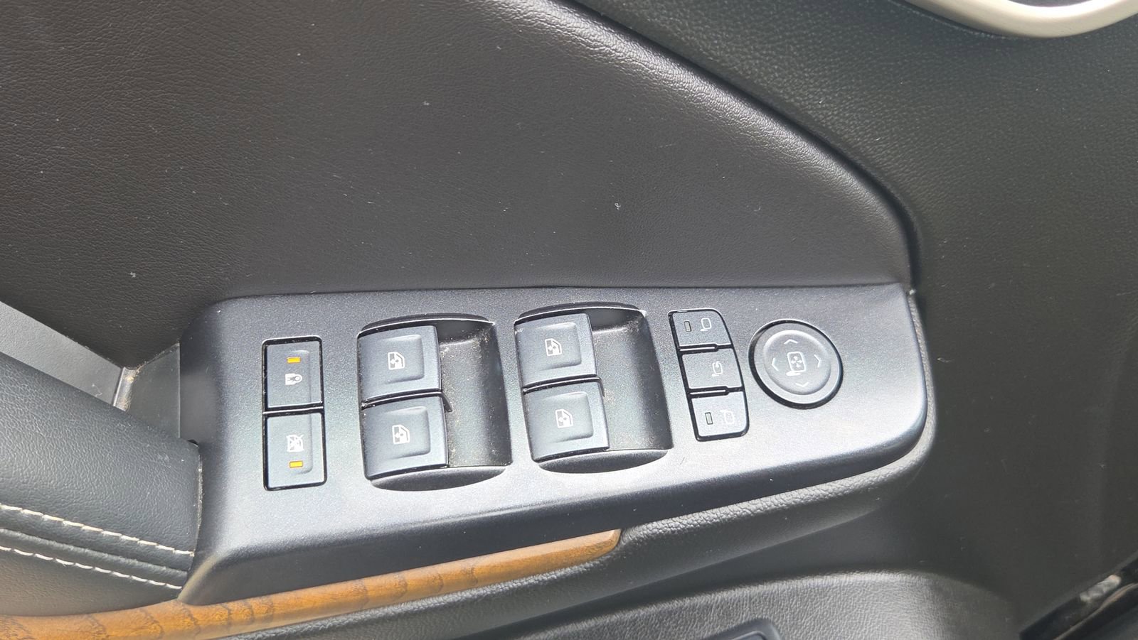 Used 2019 GMC Yukon Denali w/ Denali Ultimate Package image 24