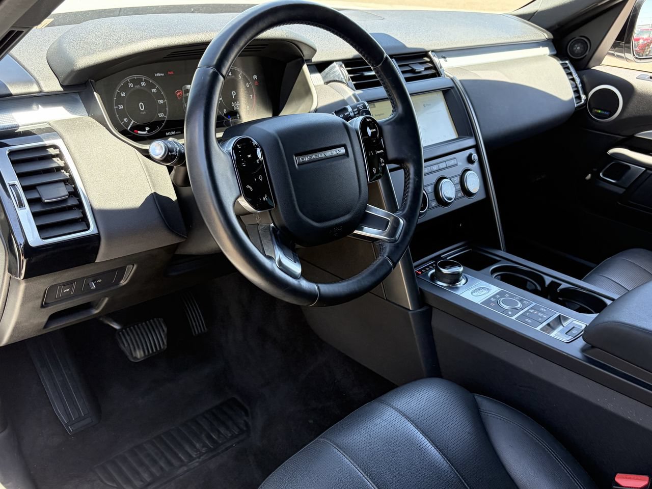 Used 2020 Land Rover Discovery Landmark AWD/4WD image 23