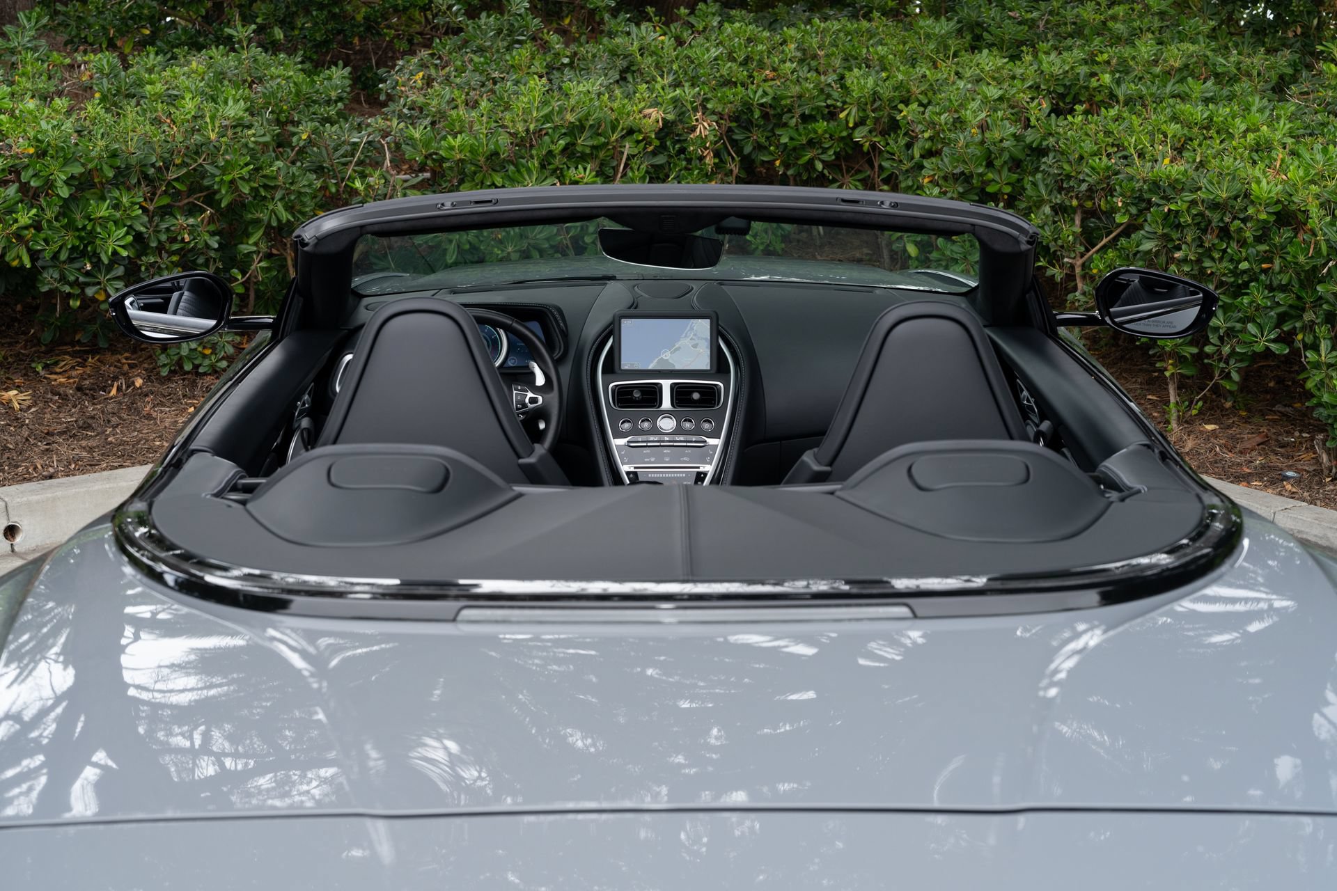 Used 2022 Aston Martin DB11 Volante RWD image 9