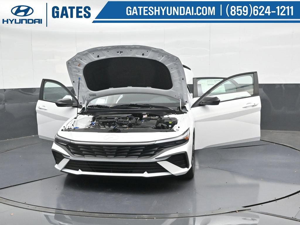 Used 2025 Hyundai Elantra Sport image 52