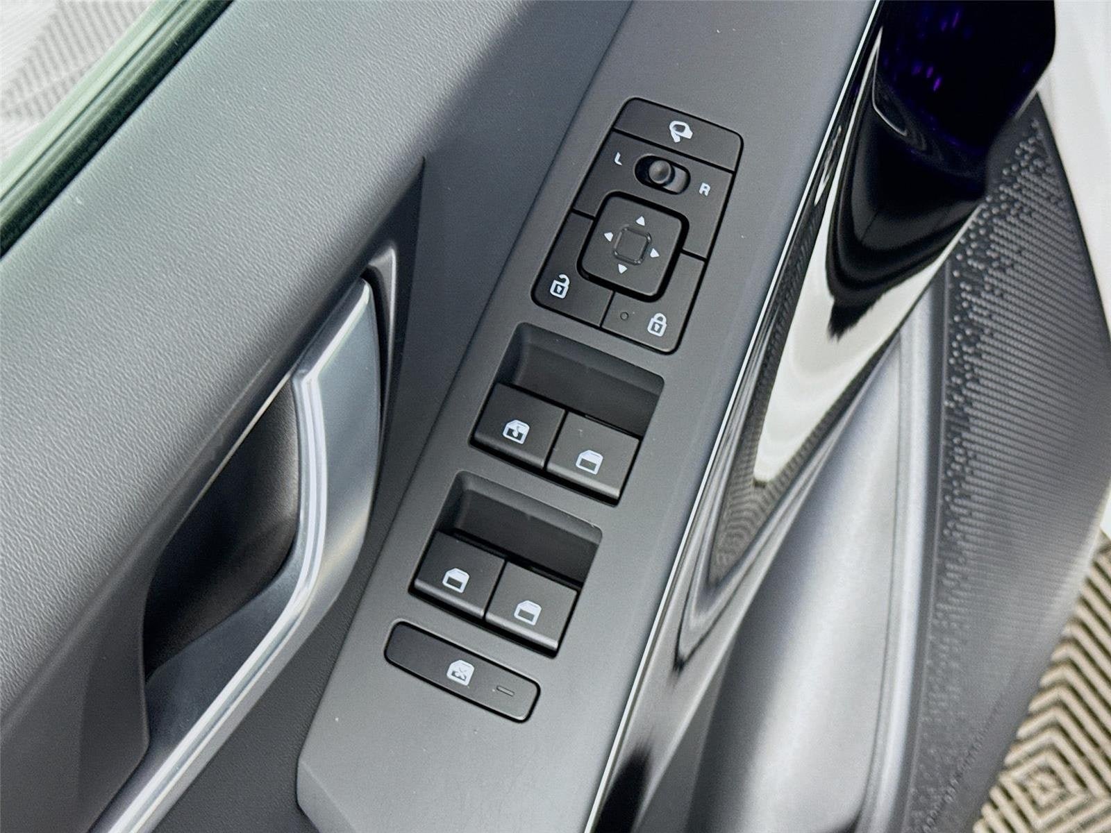Certified 2023 Kia Niro EX Touring FWD image 20