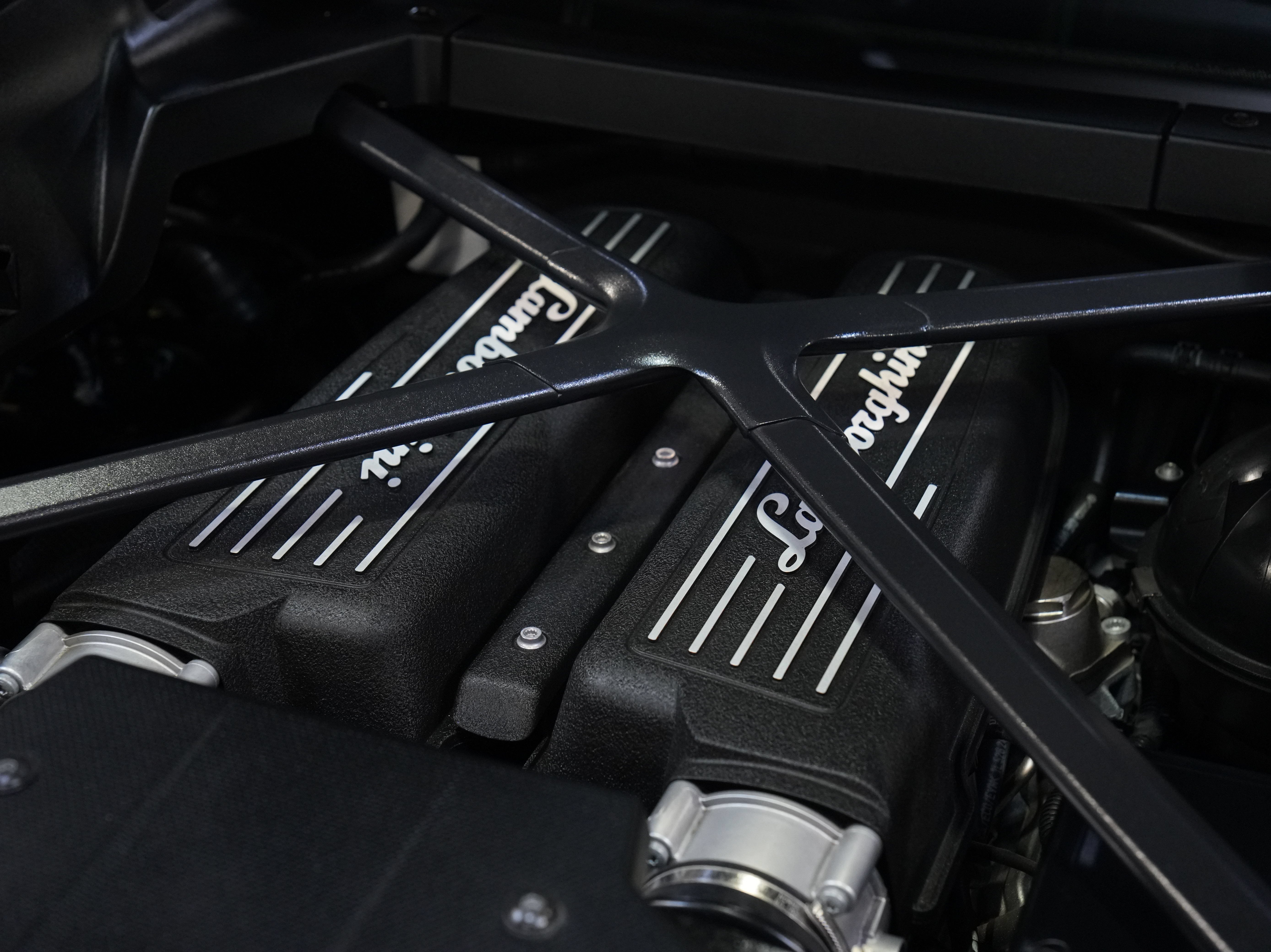 Used 2020 Lamborghini Huracan EVO AWD/4WD image 49