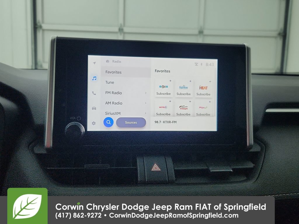 Used 2025 Toyota RAV4 XLE AWD/4WD image 23