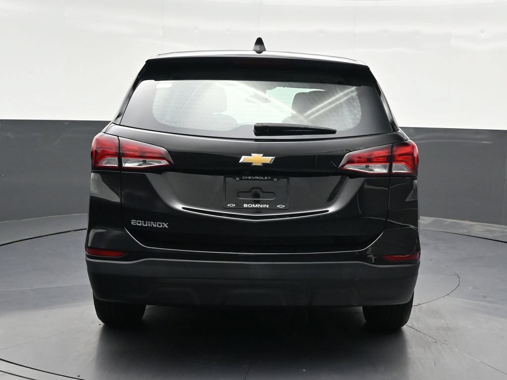 Used 2024 Chevrolet Equinox LS FWD image 4