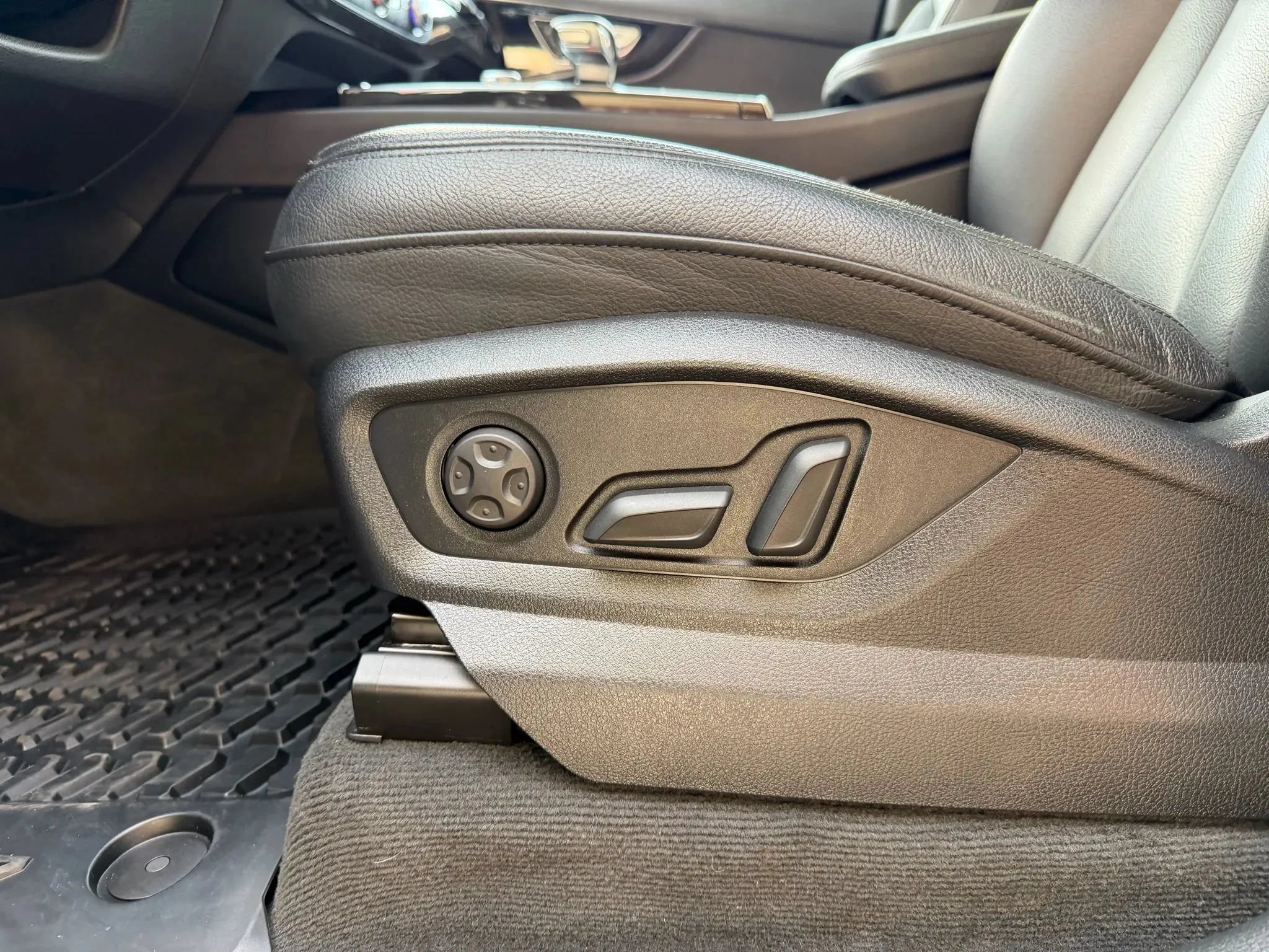 Used 2018 Audi Q7 3.0T Premium Plus AWD/4WD image 28