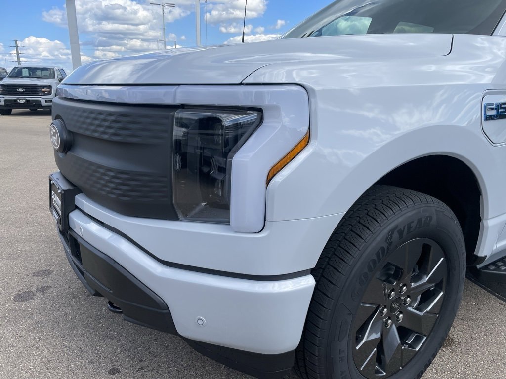 New 2025 Ford F150 Lightning Flash image 37