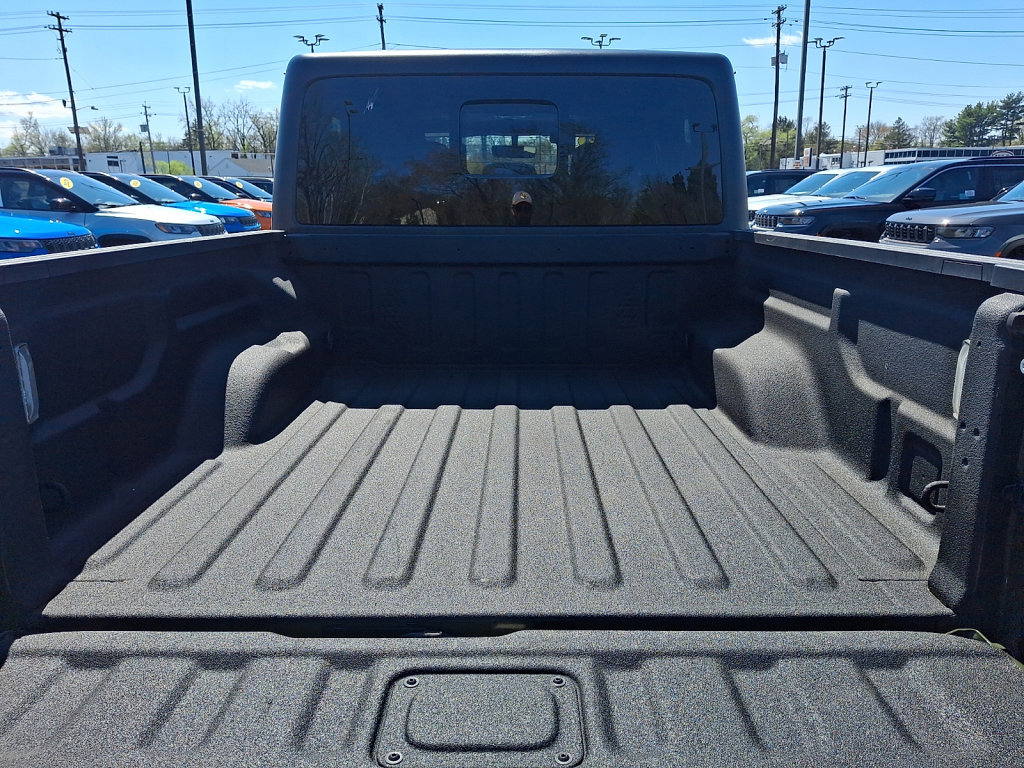 Used 2023 Jeep Gladiator Willys image 18