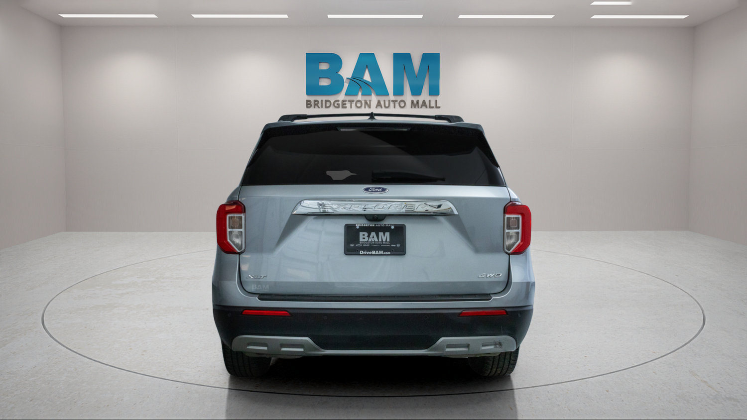 Used 2023 Ford Explorer XLT w/ Equipment Group 202A AWD/4WD image 6