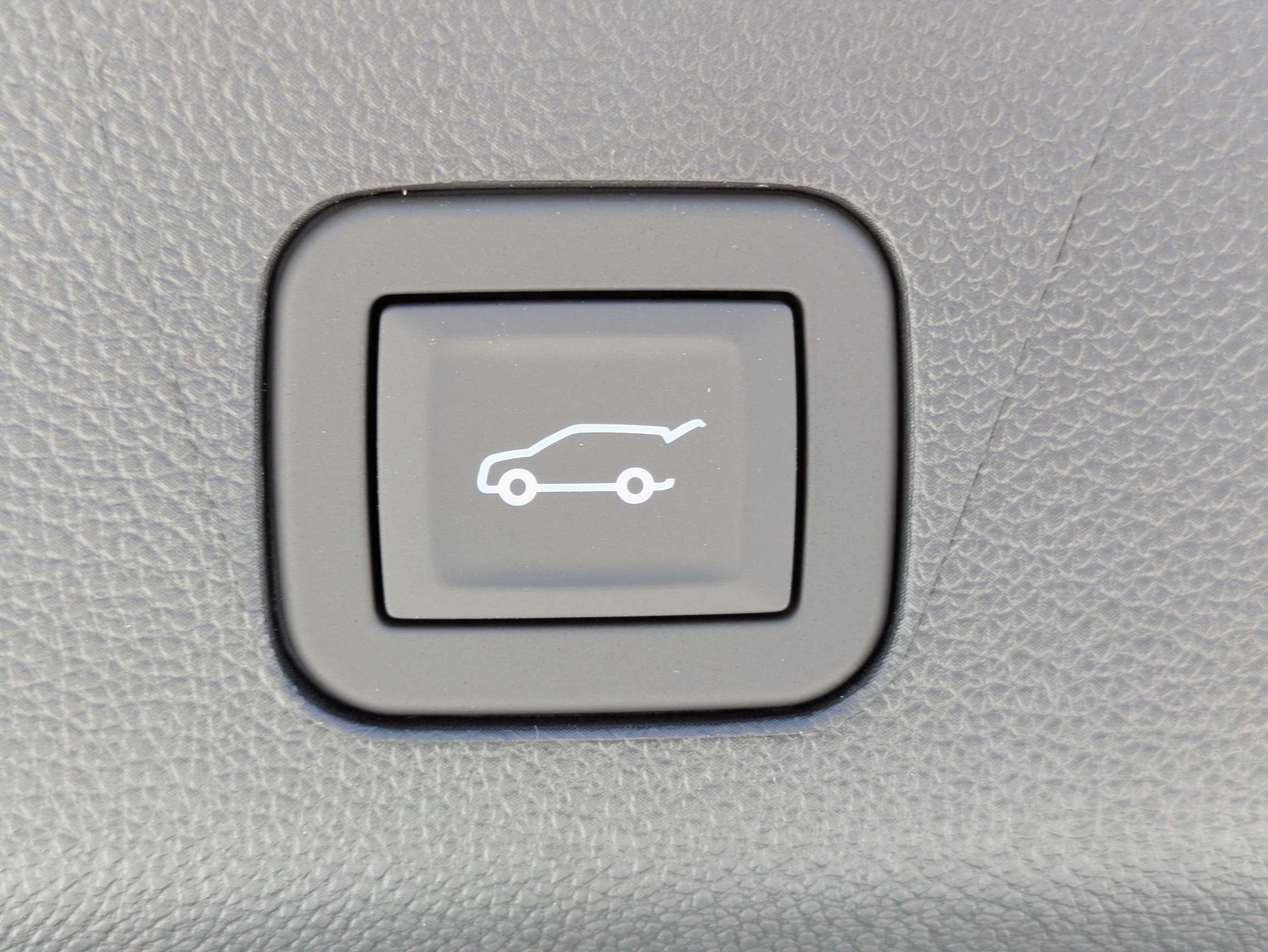 New 2026 Chevrolet Suburban Premier RWD image 8