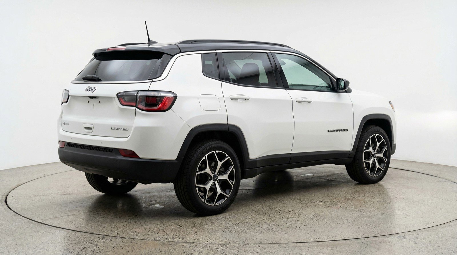 Used 2025 Jeep Compass Limited AWD/4WD image 9