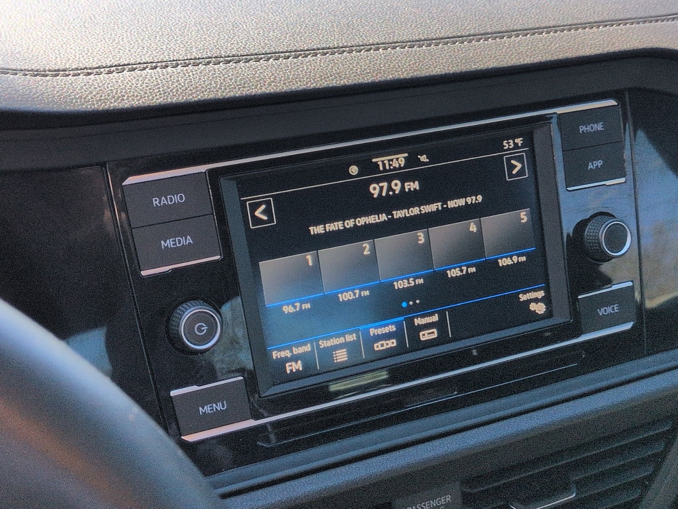 Used 2023 Volkswagen Jetta Sport image 24