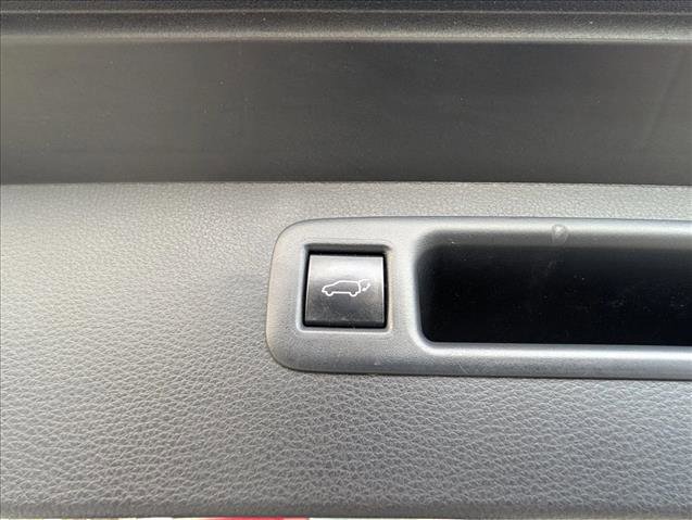 Used 2023 Toyota Highlander LE image 25