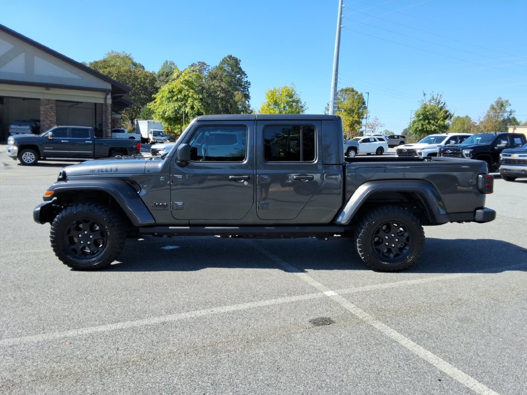 Used 2023 Jeep Gladiator Sport AWD/4WD image 8