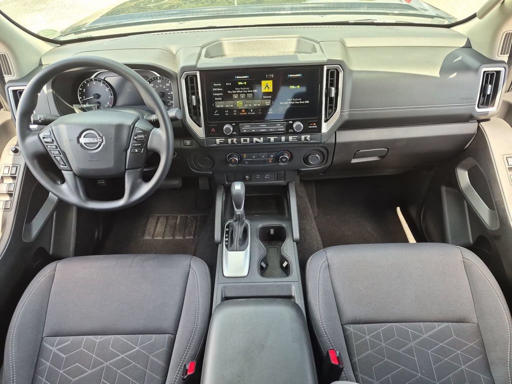 Used 2025 Nissan Frontier SV RWD image 28